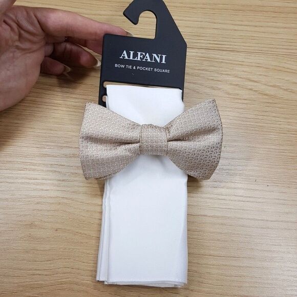 ALFANI Mens Bow Tie Champagne Beige Jacquard Knit & White Satin Pocket Square - Picture 1 of 5